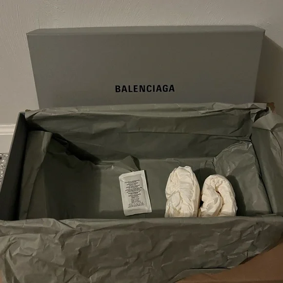 Balenciaga Black and Gold Nappa Leather Slides - Picture 7 of 9